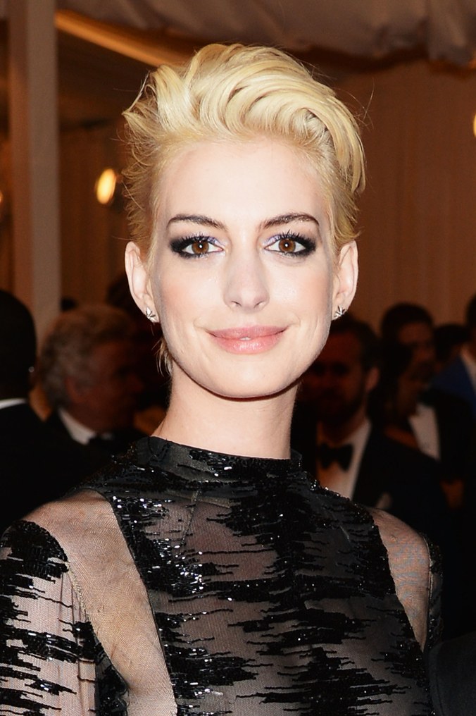 Anne Hathaway Haircut - 35 Anne Hathaways Stylish Hair Looks  