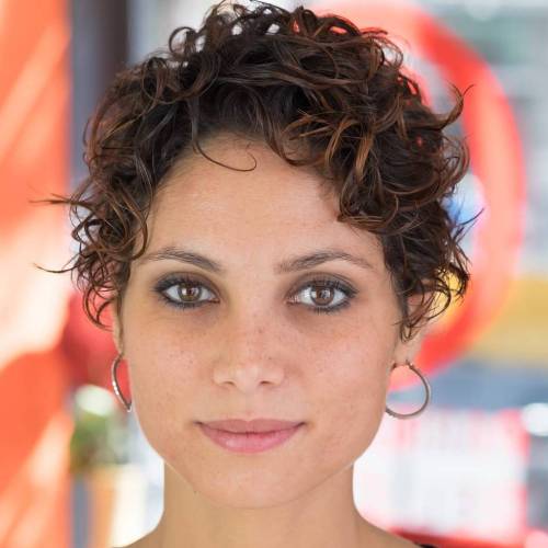 30 Standout Curly and Wavy Pixie Cuts  