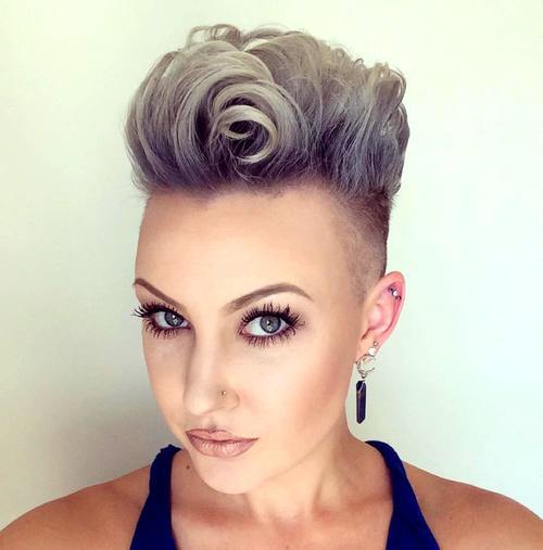 25 exquisite Curly Mohawk Frisuren für Mädchen und Frauen  