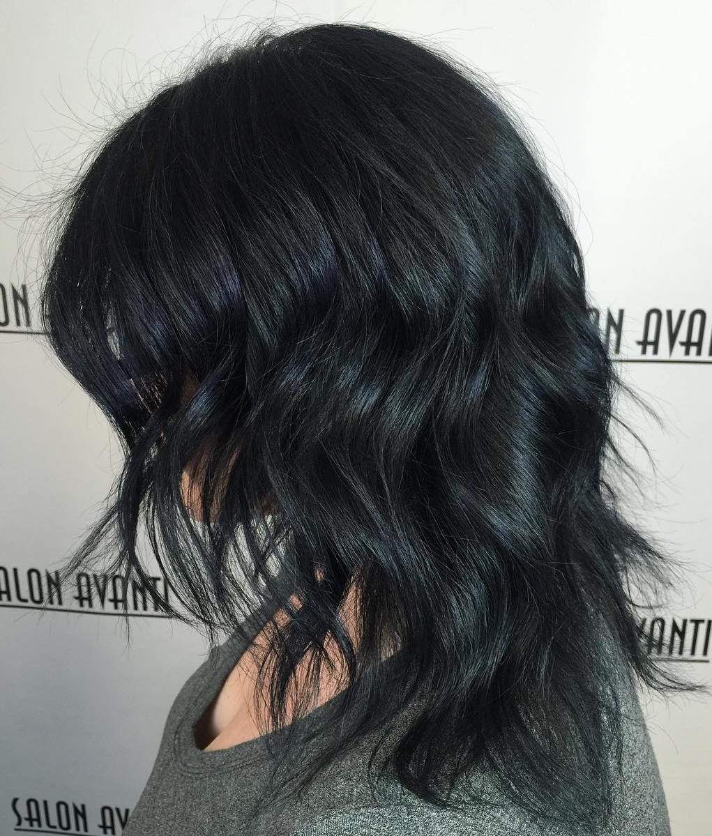 Blue Black Hair: Wie man es richtig macht  