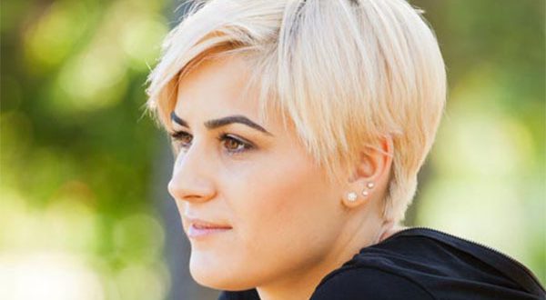 20 vielseitige kurze gerade Haarschnitte für stilvolle Frauen 