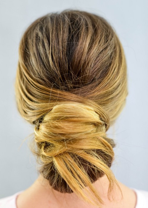 Wie man einen Chic Chignon in 6 einfachen Schritten macht  