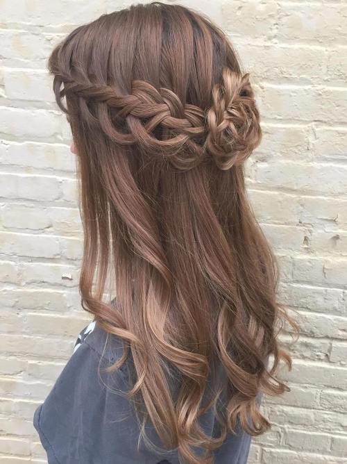 50 Half Updos für Ihre perfekte Alltags- und Party-Looks  