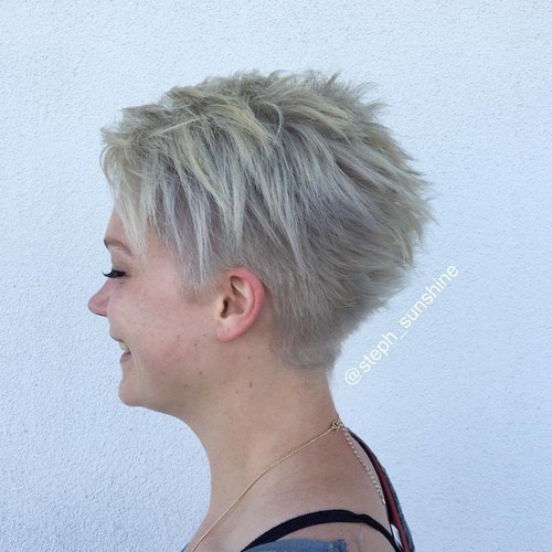 20 atemberaubende Looks mit Pixie Cut für rundes Gesicht  