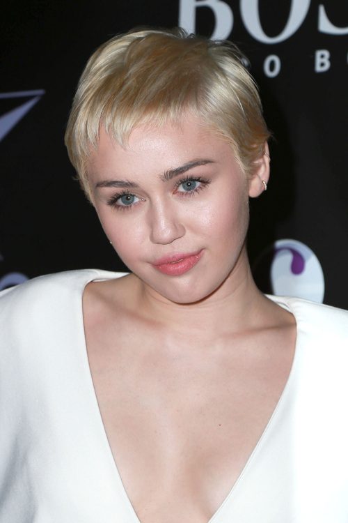 Miley Cyrus Haarschnitte und Frisuren  