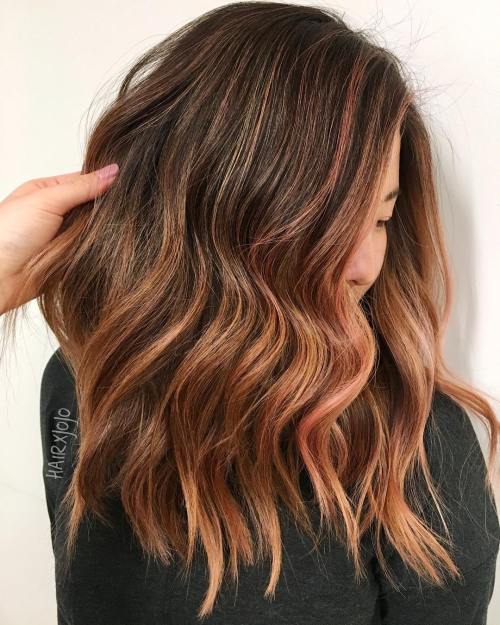 20 natürlich aussehende Brünette Balayage Styles  