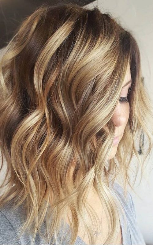 Stylish Short Wavy Hairstyle for Beste Frisur  