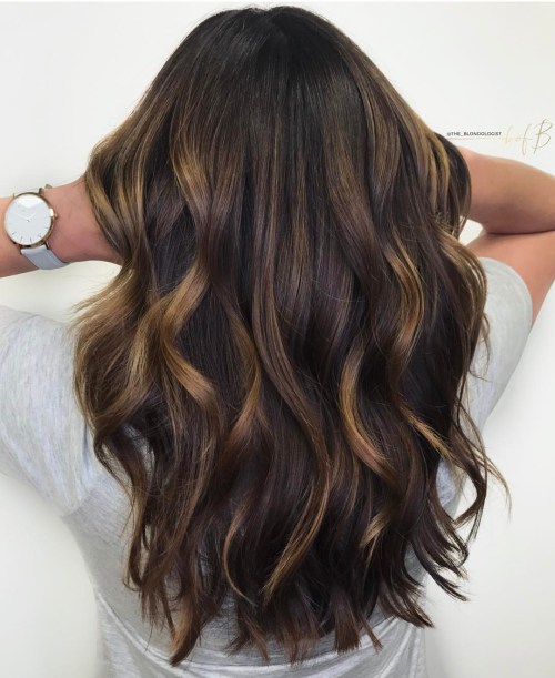 20 süße Karamell Balayage Frisuren für Brünetten und darüber hinaus  