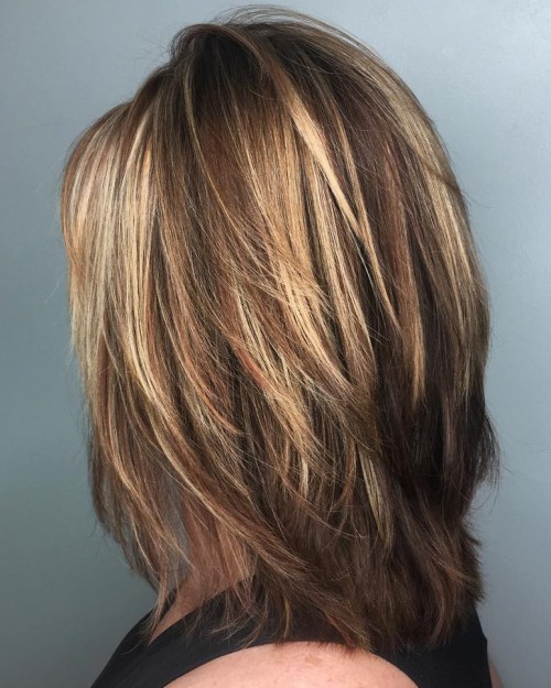 70 Hellste Medium Layered Haarschnitte, um Sie zu beleuchten  