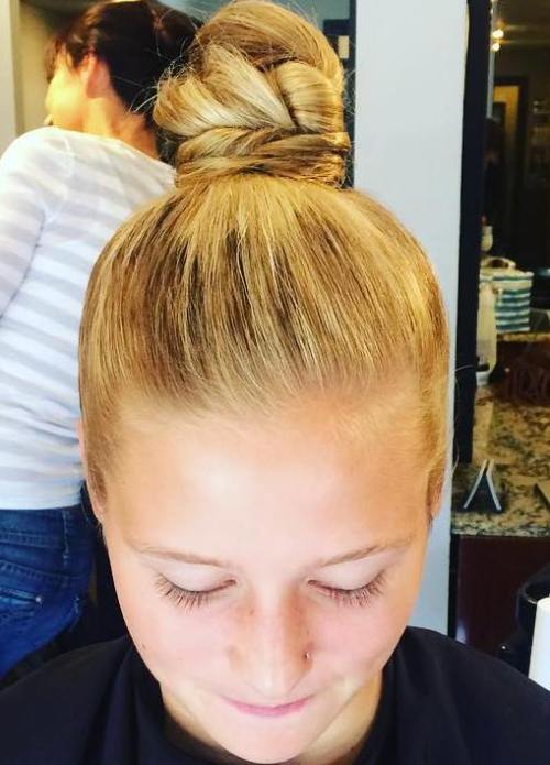 35 einfache und hübsche Top Knot Frisuren  