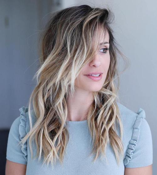 20 natürlich aussehende Brünette Balayage Styles  