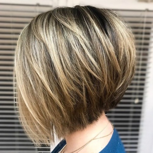 50 Layered Bob Styles: Moderne Frisuren mit Layern für jeden Anlass  