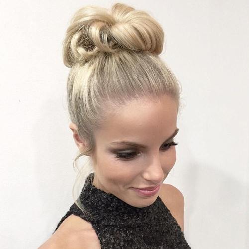 35 einfache und hübsche Top Knot Frisuren  