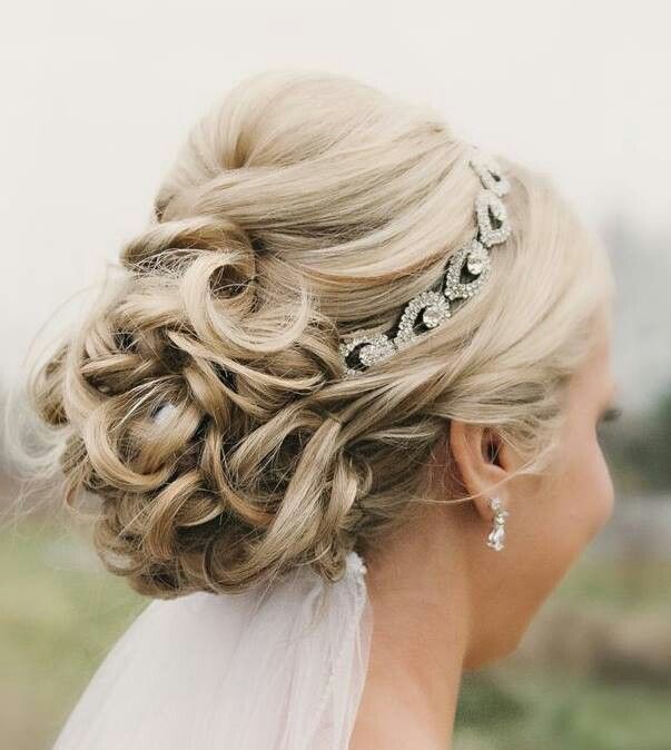 20 schönsten Braut Hochsteckfrisuren für elegante Bräute  