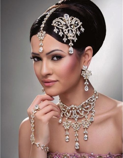 Frisuren für indische Hochzeit - 20 Showy Bridal Frisuren  