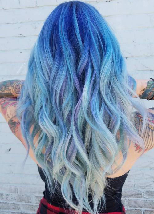 Ocean Hair Trend bringt blaues Haar auf die nächste Stufe  