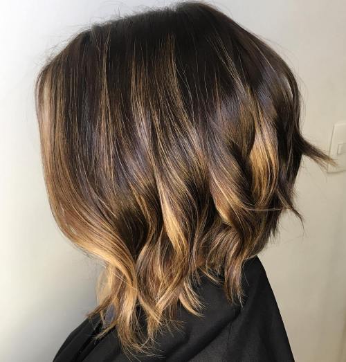 20 natürlich aussehende Brünette Balayage Styles  