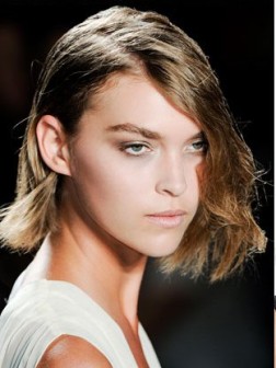 Trends 2013: Seitliche Parted Frisur 
