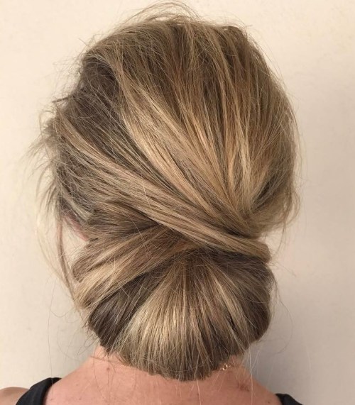 40 Lovely Low Bun Frisuren für Ihre Inspiration  