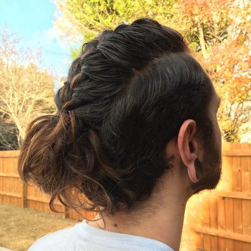 25 Sexy Man Bun Styles, die Sie wissen müssen  