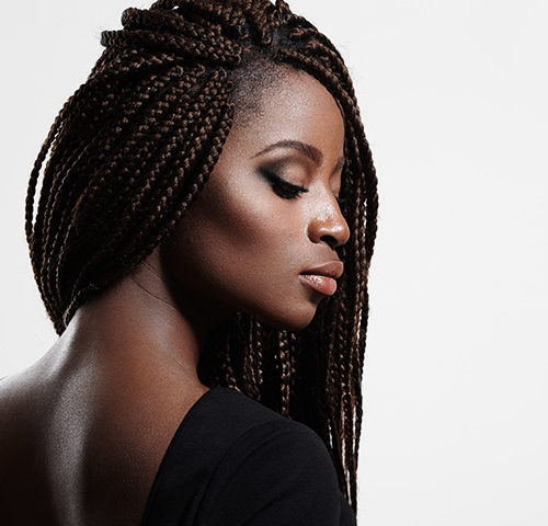 Niedlich und trendy Frisuren für schwarze Teen Girls 