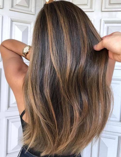 20 natürlich aussehende Brünette Balayage Styles  