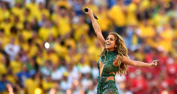 Jennifer Lopez bei der Eröffnungszeremonie des Wold Cup: zerzauste Haare Anleitung  