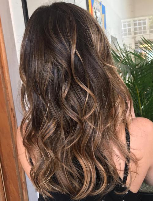 20 süße Karamell Balayage Frisuren für Brünetten und darüber hinaus  