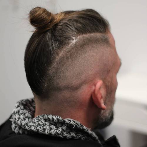 25 Sexy Man Bun Styles, die Sie wissen müssen  