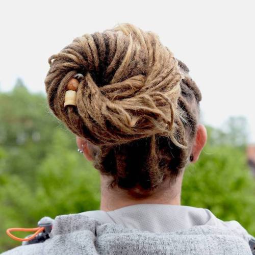 25 Sexy Man Bun Styles, die Sie wissen müssen  