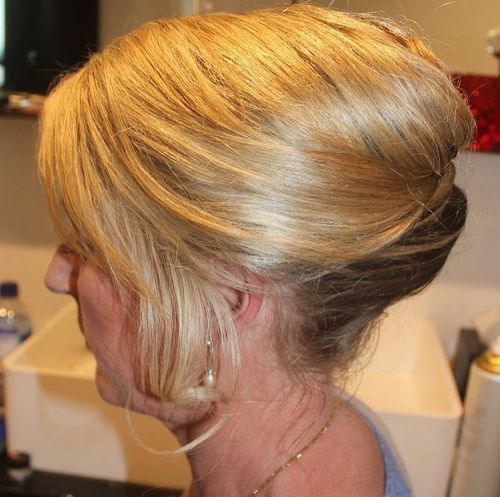 40 stilvolle lange Frisuren für ältere Frauen 