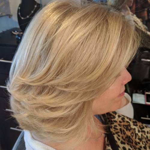 80 besten modernen Haarschnitte und Frisuren für Frauen über 50  