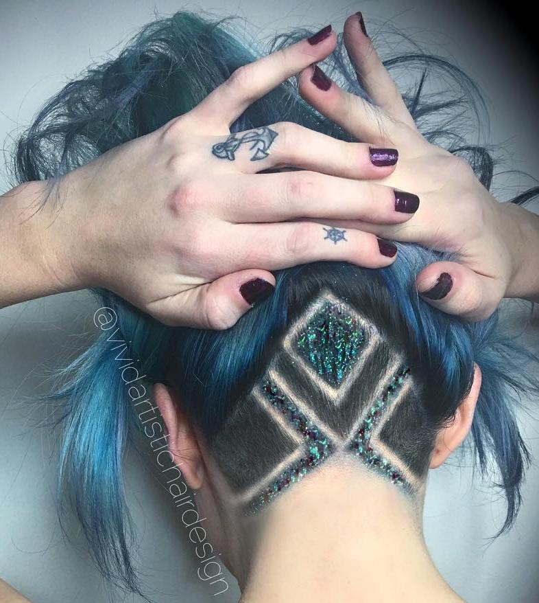 20 Undercut Haar Tattoo Ideen für Mädchen  