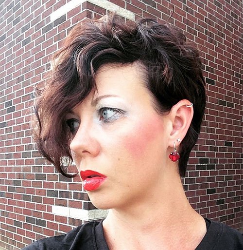 30 Standout Curly and Wavy Pixie Cuts 
